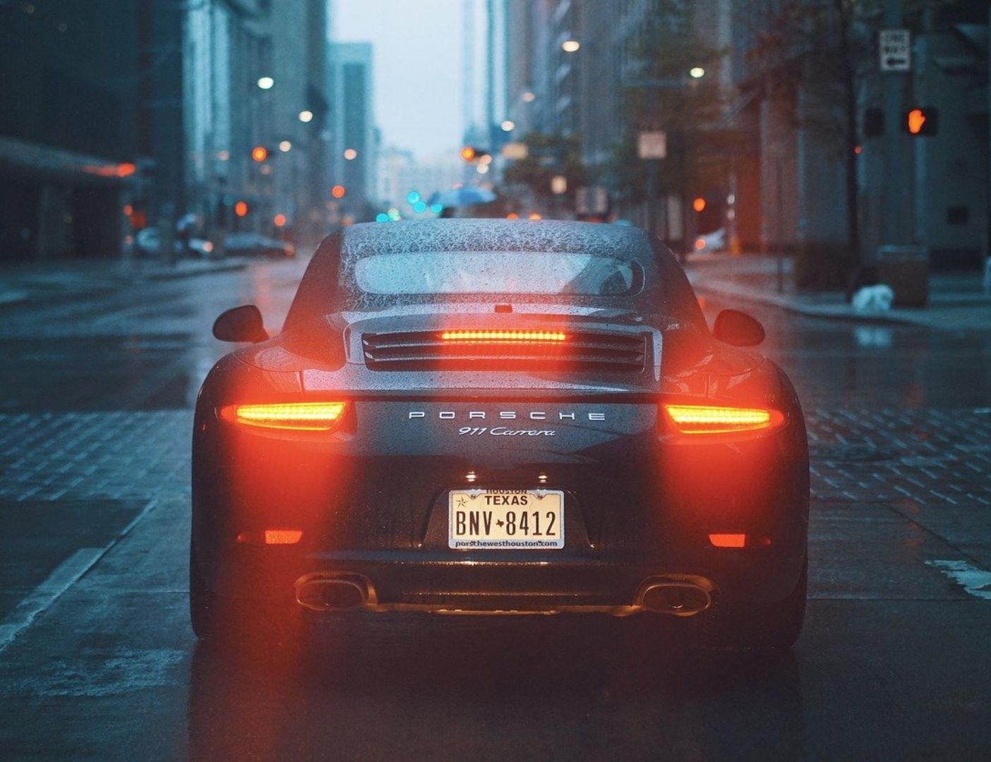 02.01.005 - Porsche 911 Carrera achterkant - Liggend