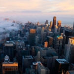 02.02.015 luchtfoto mistig new york city staand