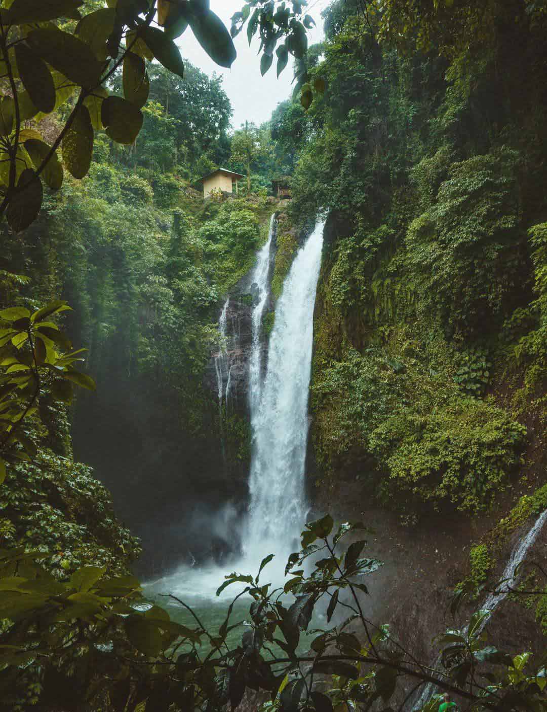 03.02.015 aling aling waterval staand