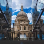 04.01.001 st paul's cathedral in london liggend