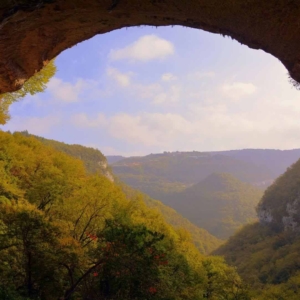 04.01.002 uitzicht onder de brug veja, verona, italie liggend