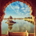 04.01.006 gadisar lake in india liggend