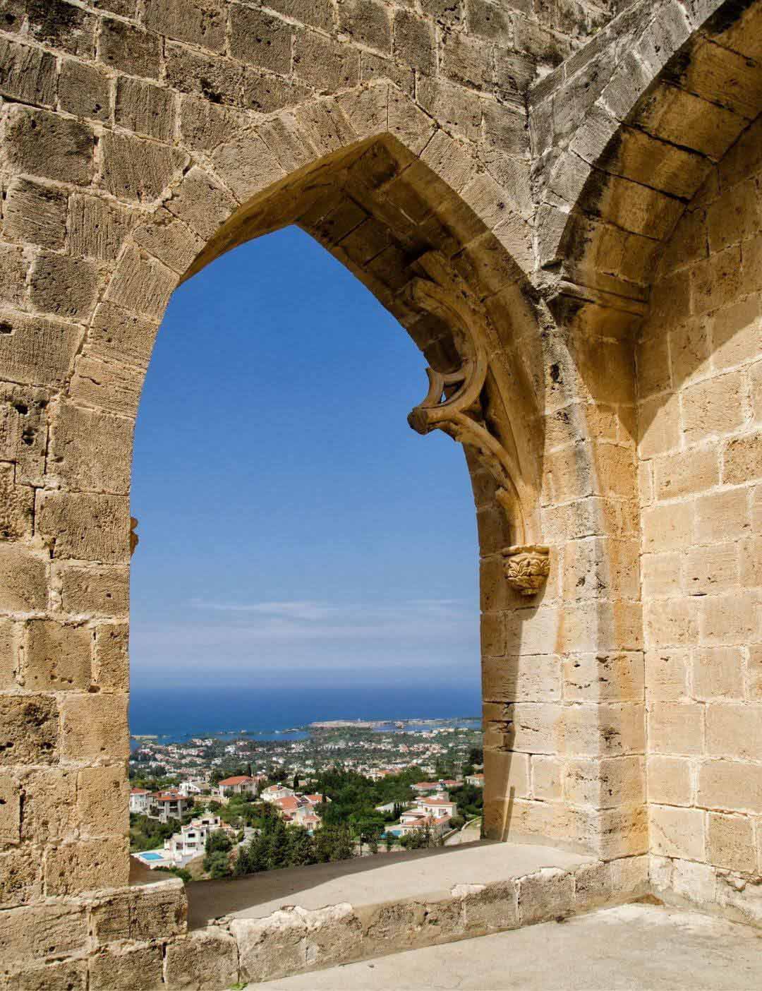 04.01.020 window view from the ruins of historical bellapais abbey in cyprus, kyrenia staand